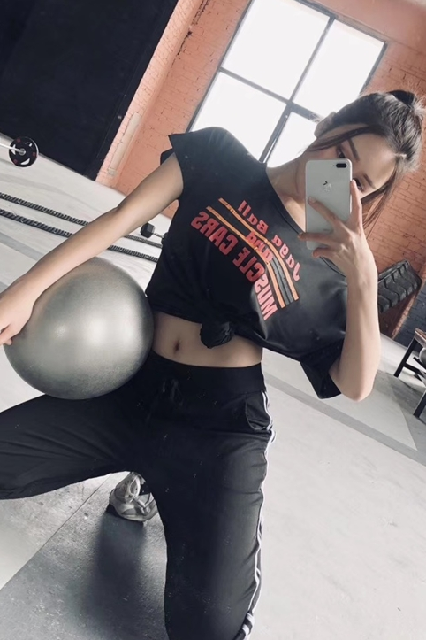 诗诗 网红风 健身服拍摄