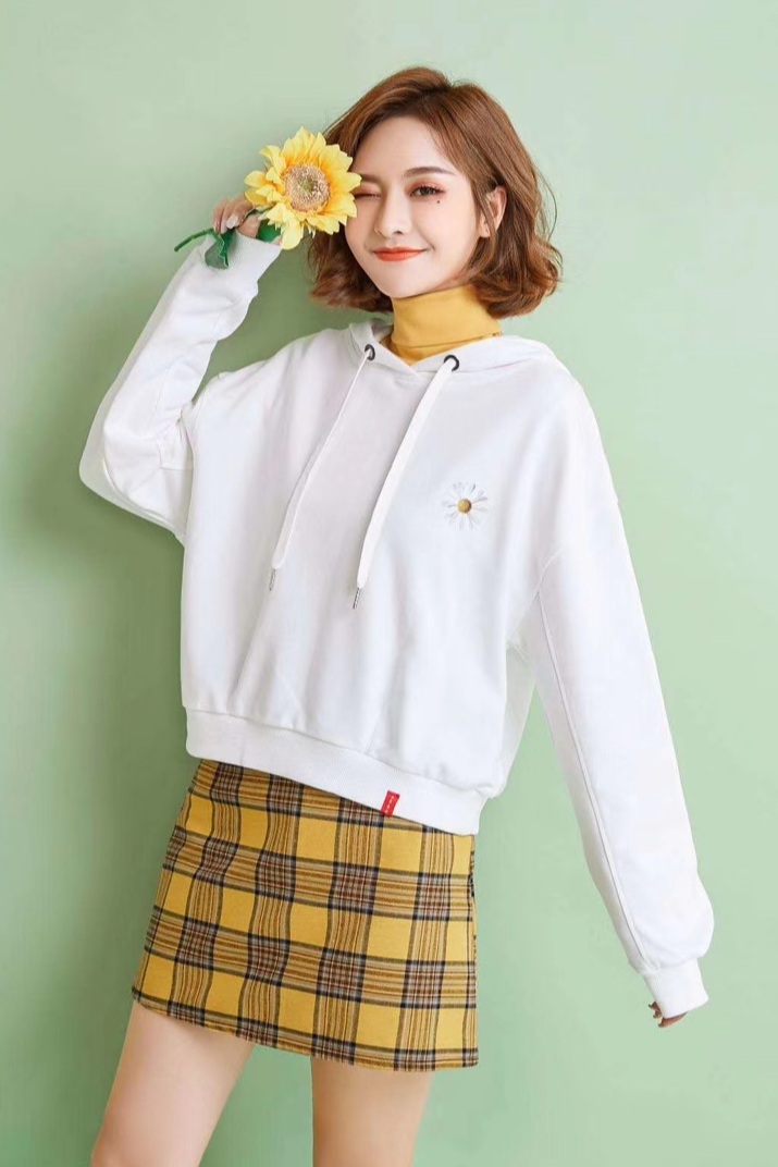 KIKI 卫衣拍摄 彩色底拍摄