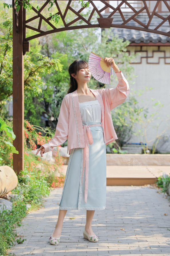 宋制汉服中式改良现代旗袍中式复古女装模特拍摄拍照