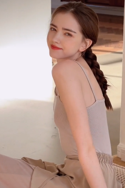 茵娜 