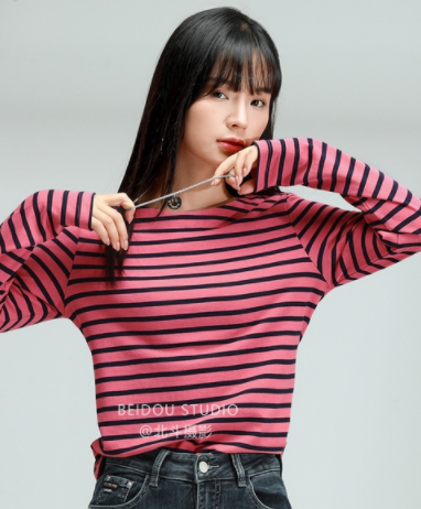 条纹套头上衣女 女装拍摄案例｜广州电商摄影