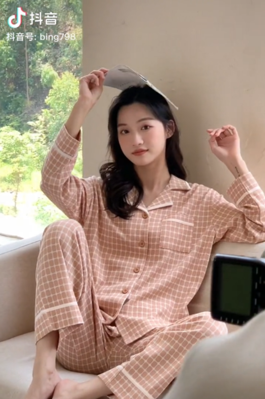 模特小咪  睡衣拍摄  衣服拍照 