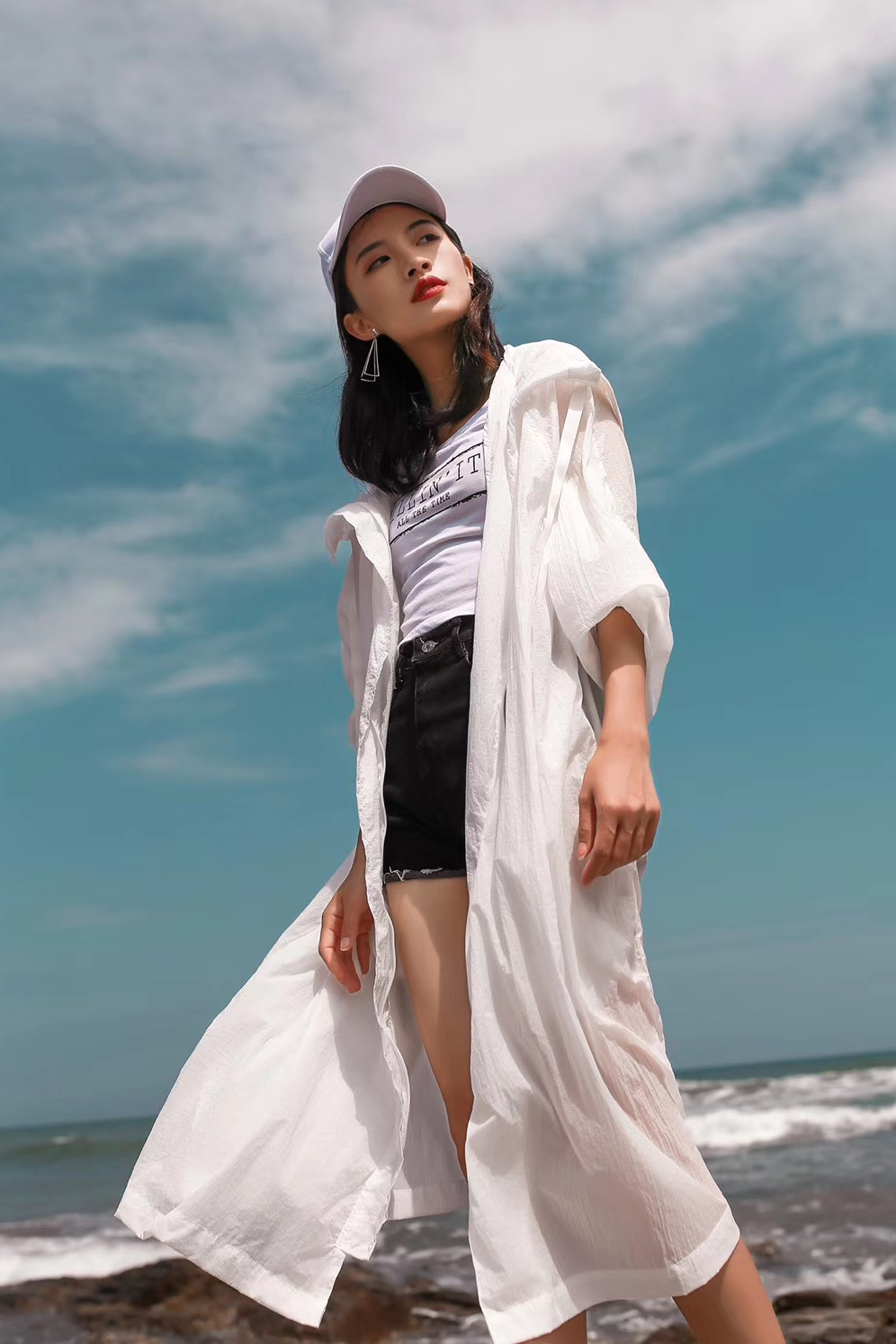 模特羊咩咩 防晒服拍摄 防晒服海景拍摄