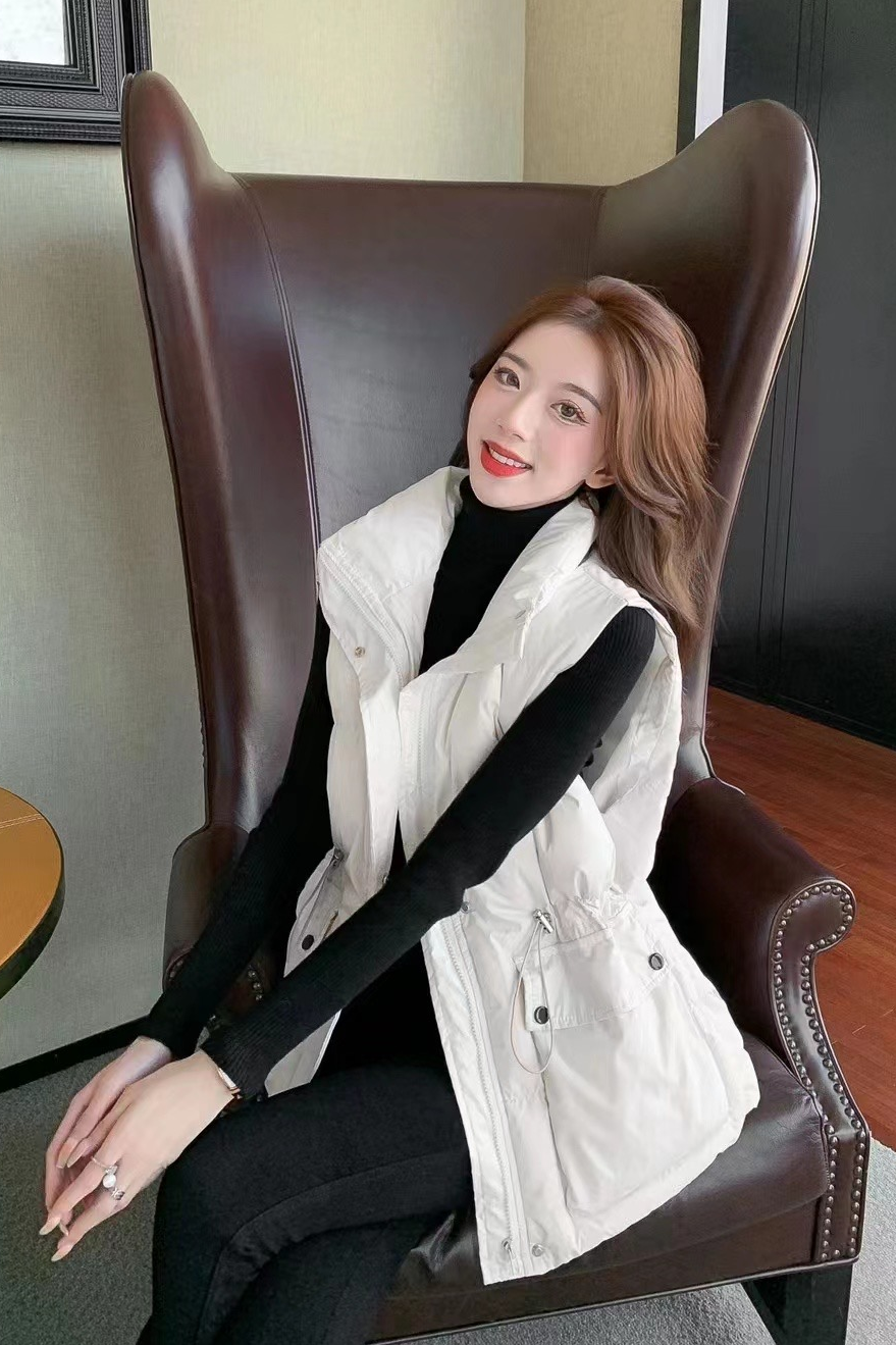 模特小美 网红风  羽绒背心收腰设计女装