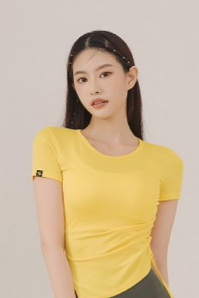 模特JIYOO