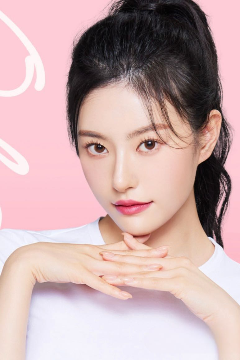 模特JIYOO 
