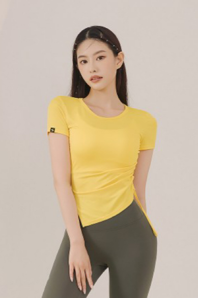 模特JIYOO    