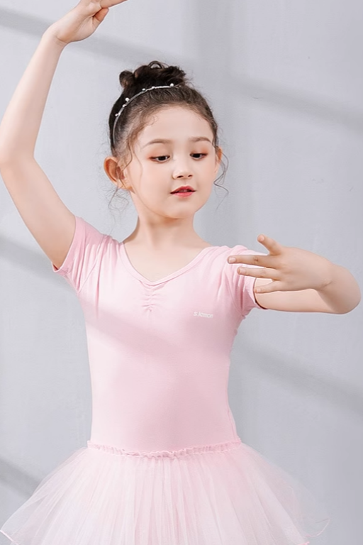 模特艾丽法舞蹈服