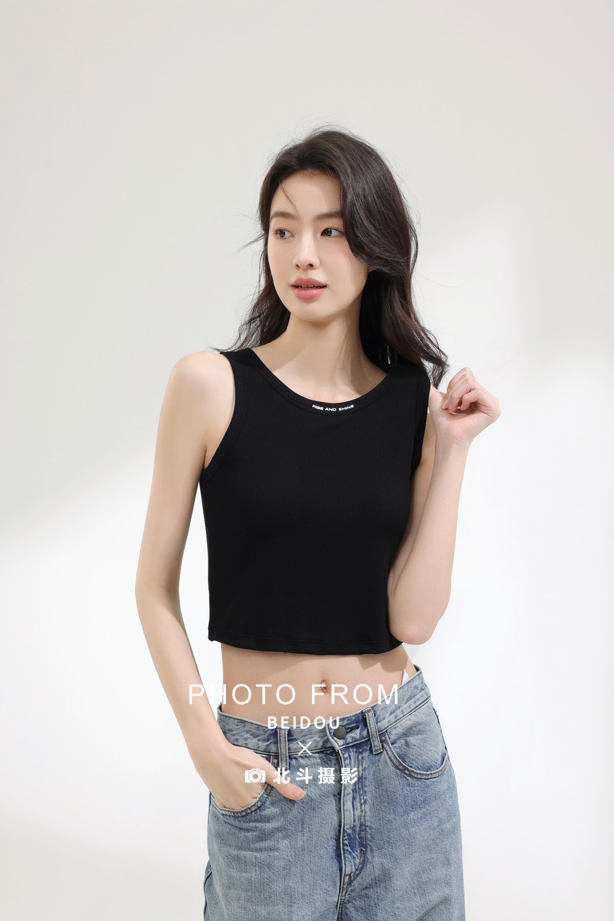 广州女装摄影｜黑色罗纹短背心上身｜北斗摄影 女装拍摄案例｜广州电商摄影