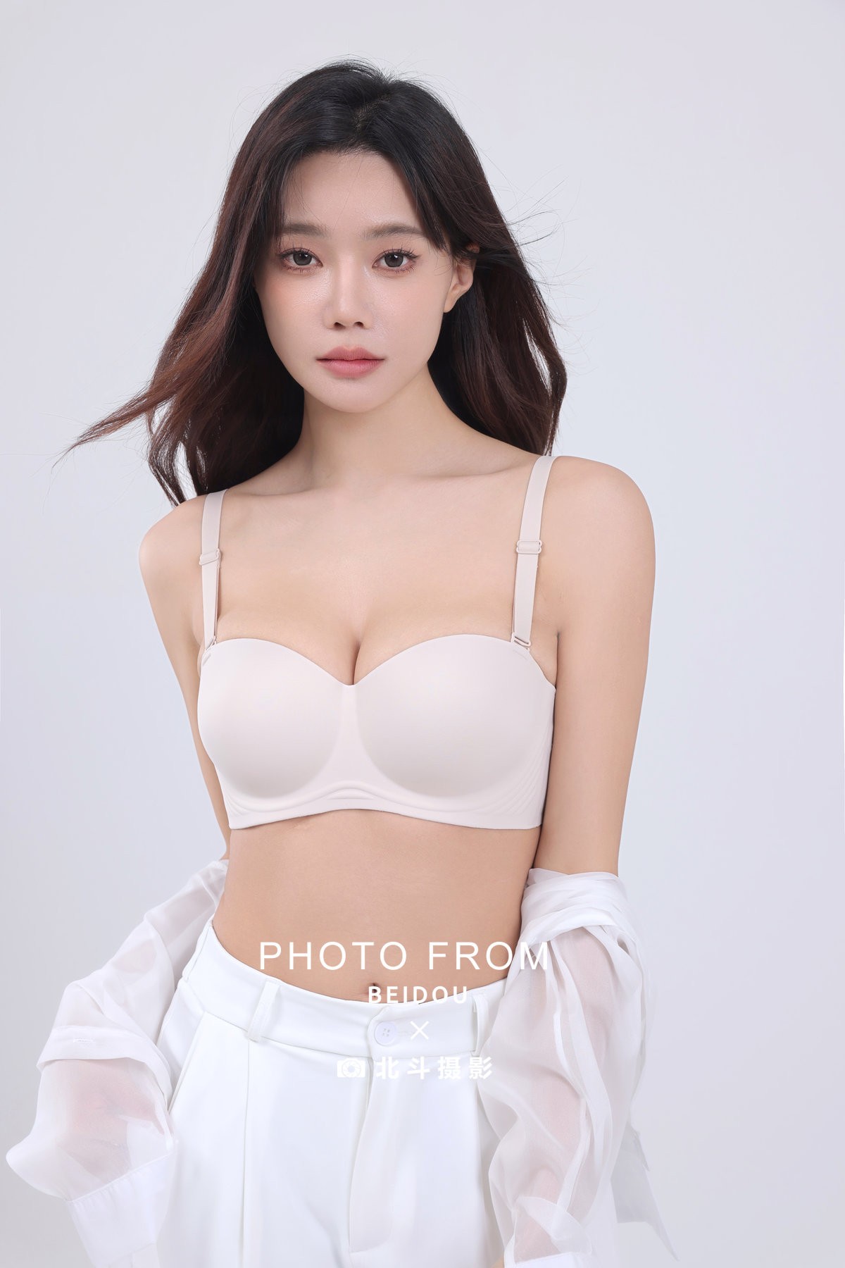 广州内衣摄影｜米色内衣叠穿白衬衫｜北斗摄影 内衣拍摄案例｜广州电商摄影