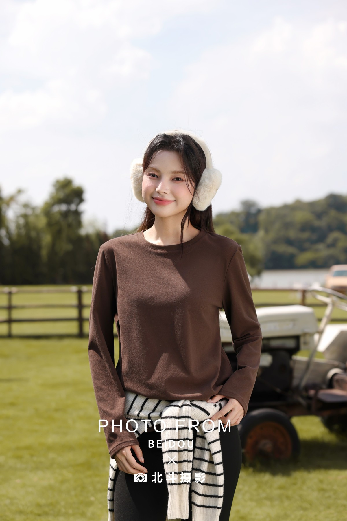 模特惠惠真维斯羽绒服外景-女装拍摄-广州北斗摄影公司-第7张