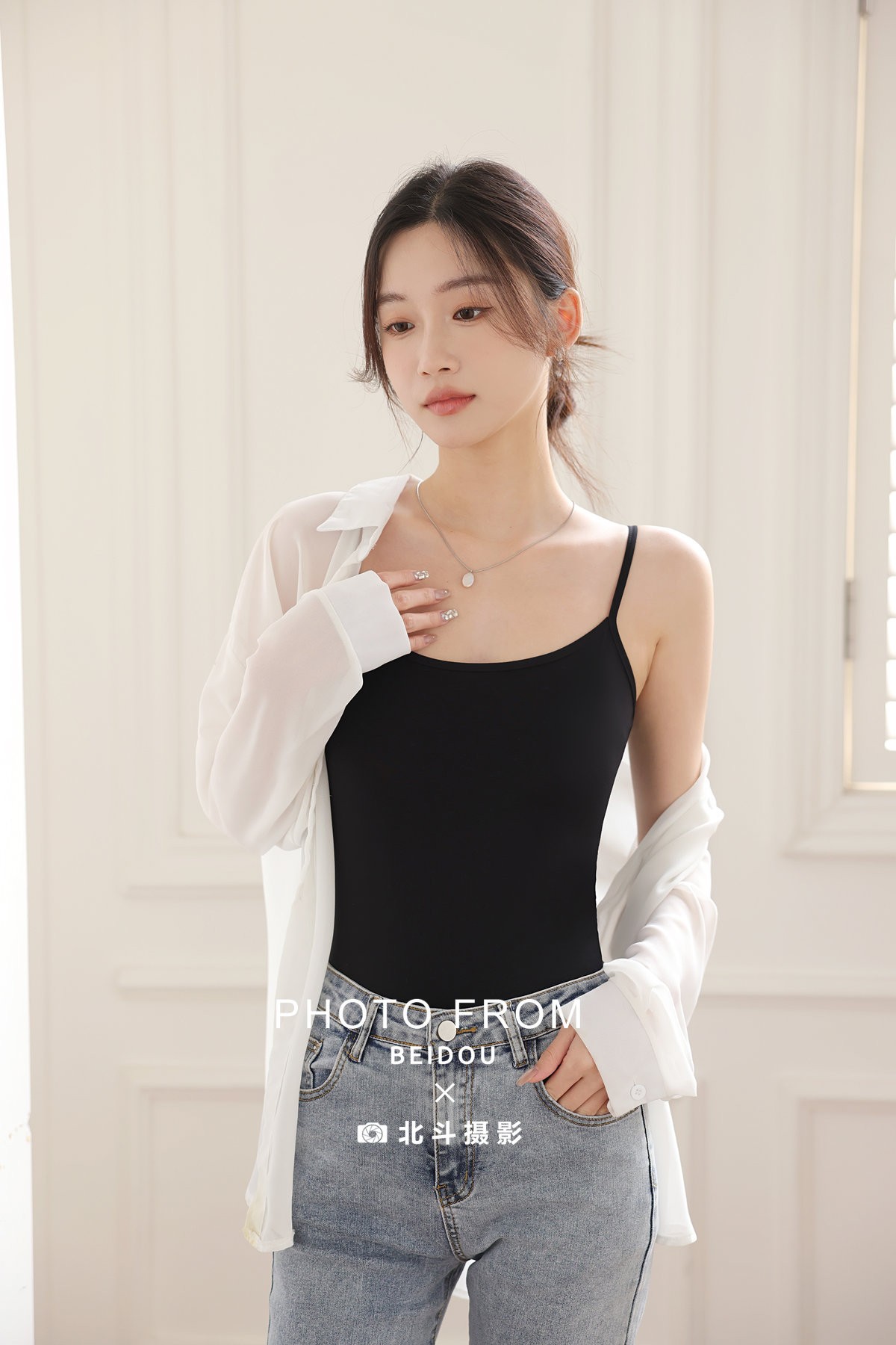 广州女装摄影｜吊带叠穿白衬衫半身案例｜北斗摄影